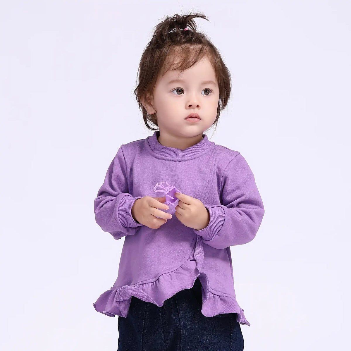 بلوفر بتفاصيل كشكشة للمواليد البنات