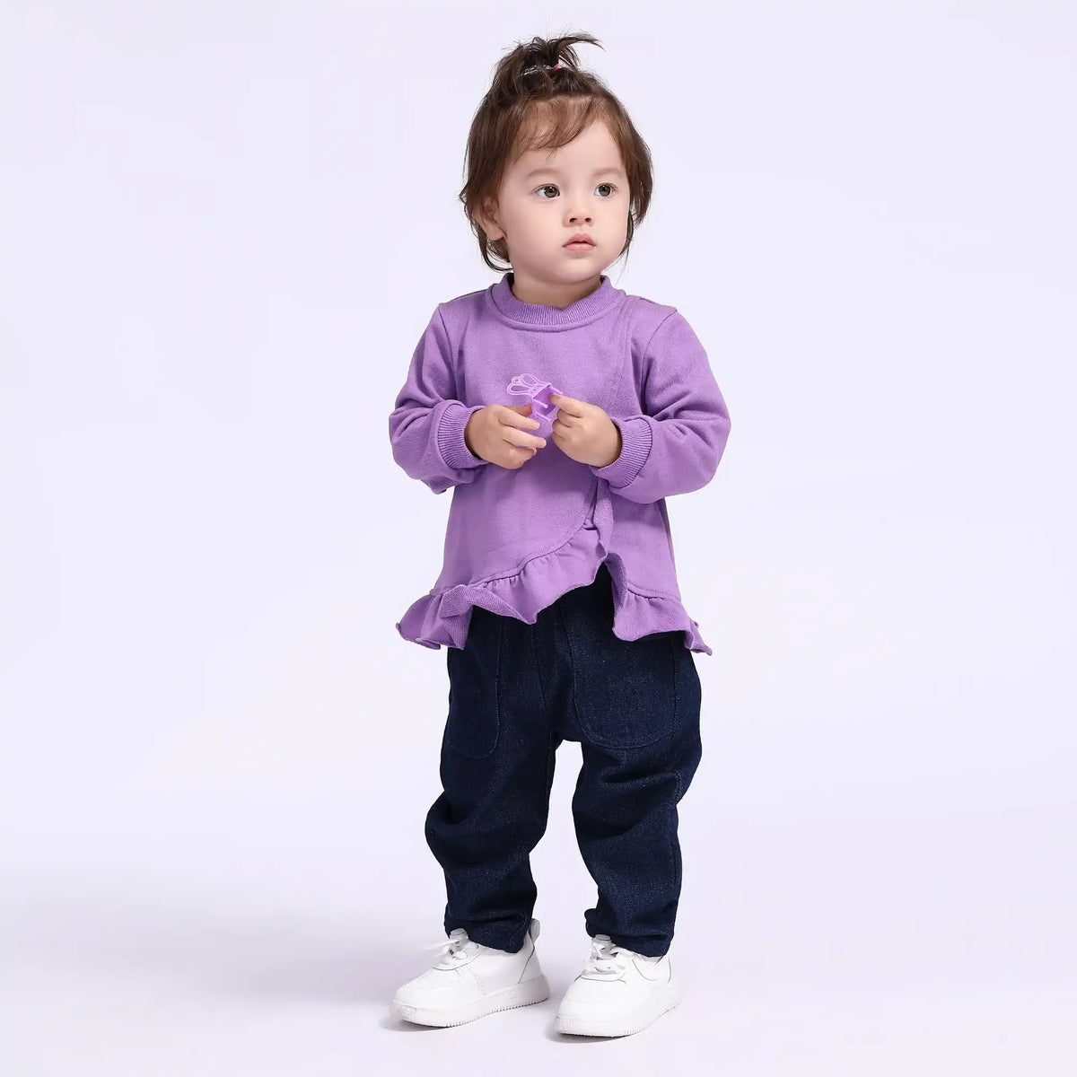 بلوفر بتفاصيل كشكشة للمواليد البنات