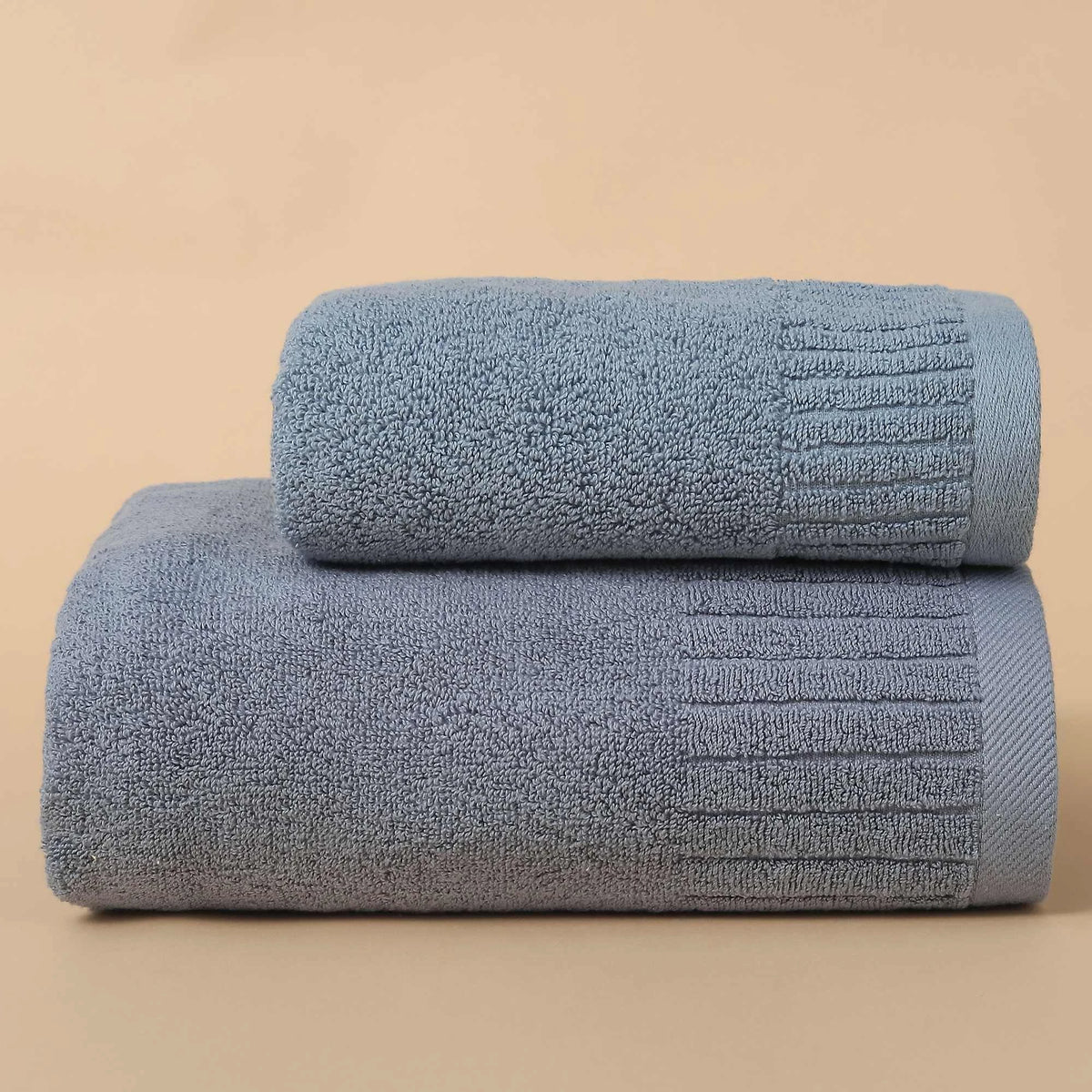 Free Gray Bath Towel set 2 pieces Image