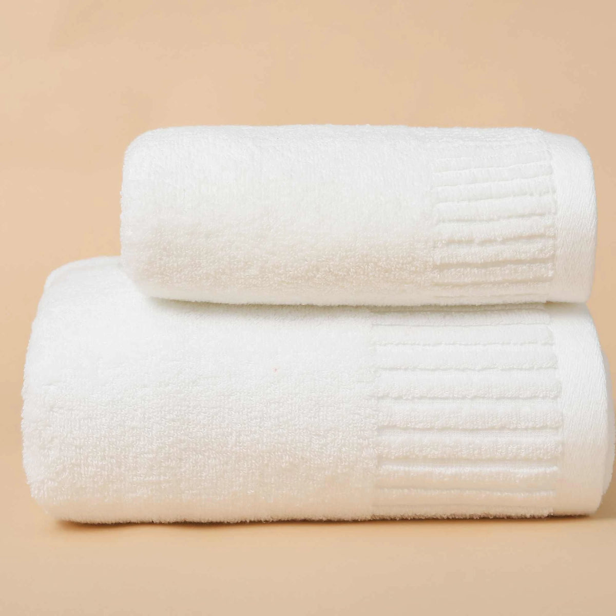 Free White Bath Towel set 2 pieces Image