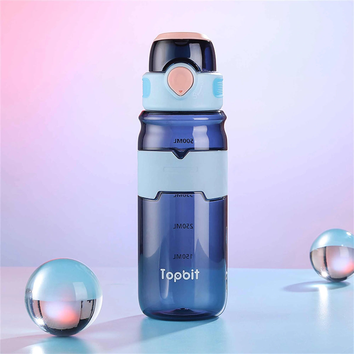 600ml Blue plastic bottle Image