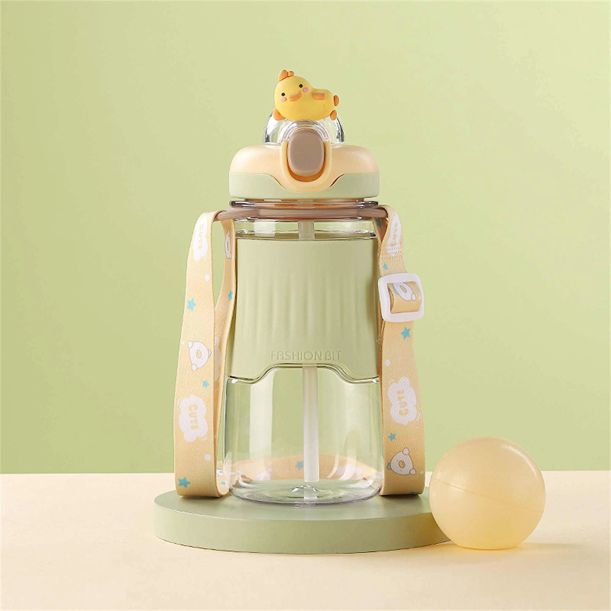 600ml Green plastic bottle Image