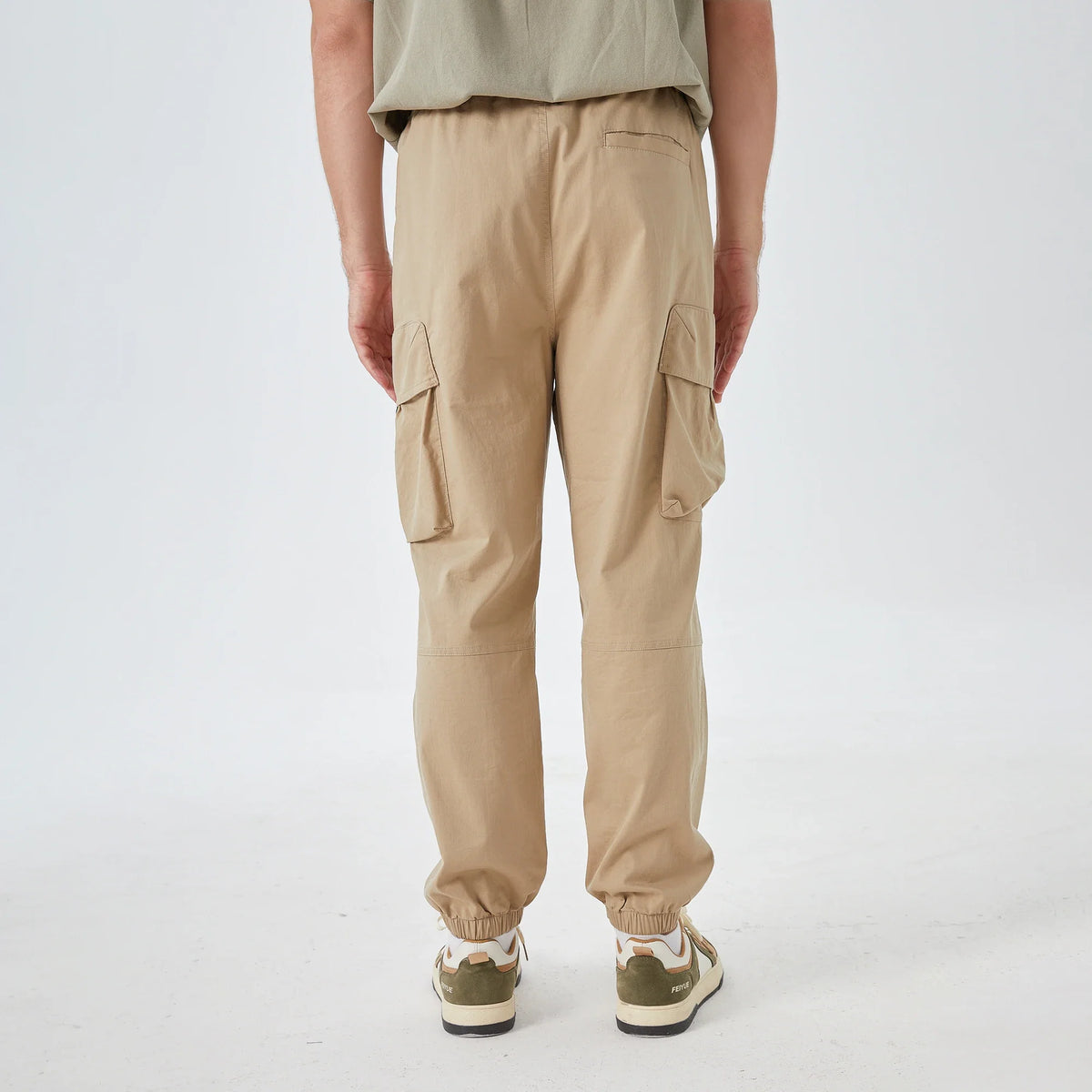 Badge Street Look Pants for Men Image
