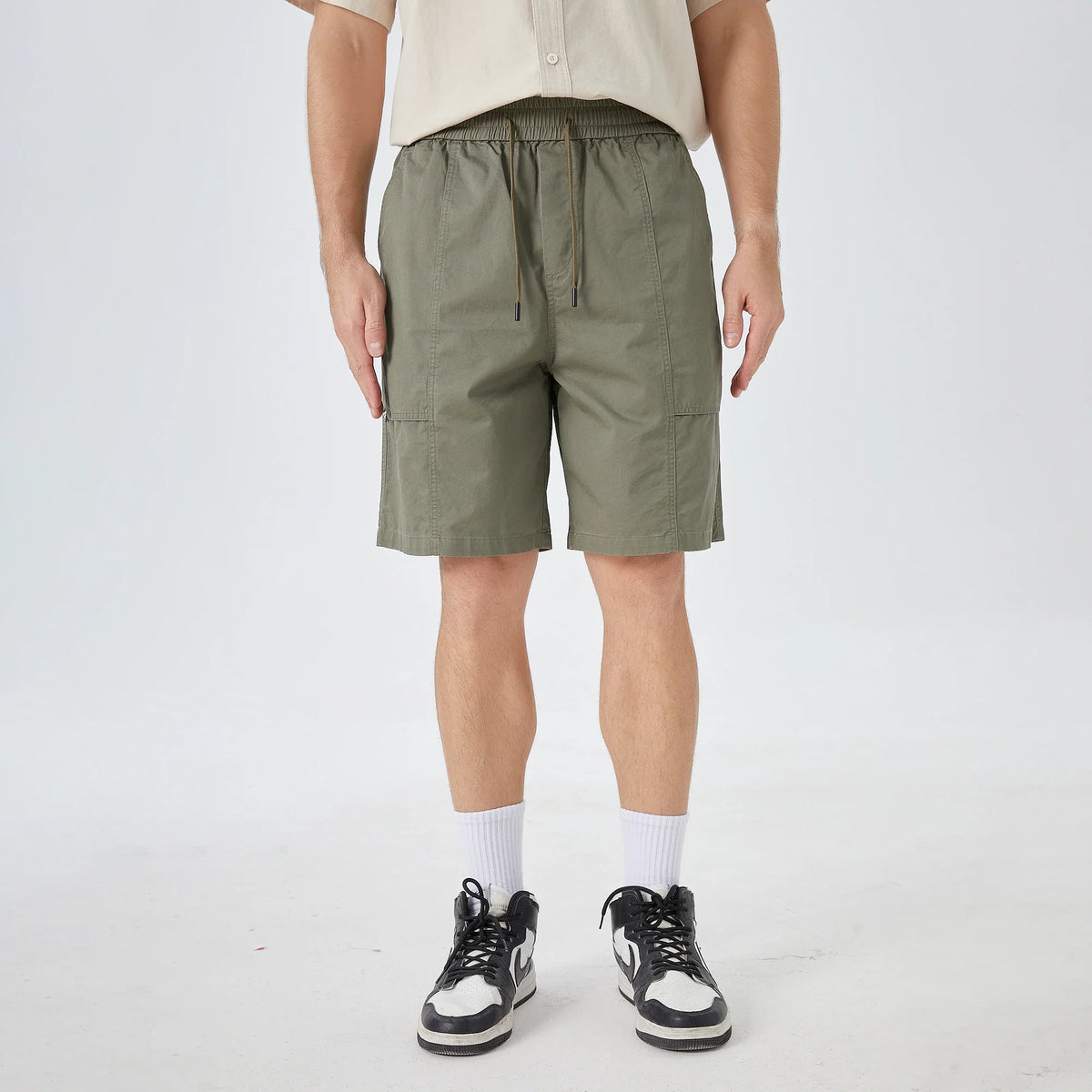 Army Green Badge Street Look Shorts for Men Image