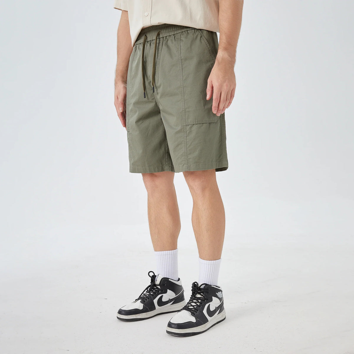 Badge Street Look Shorts for Men Image