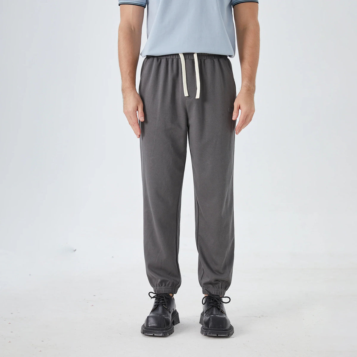 Dark Gray Badge Street Look Pants for Men Image
