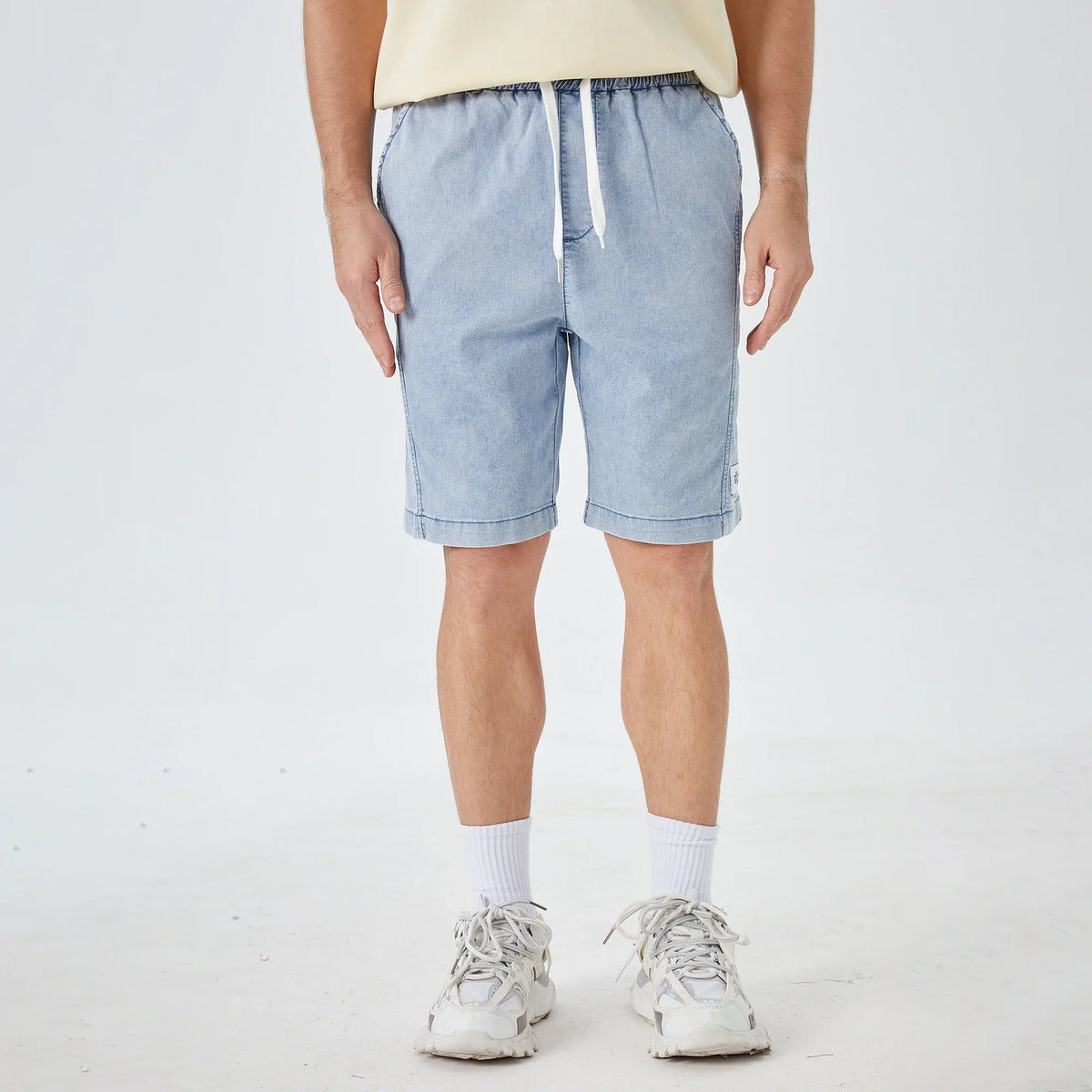 Light Jeans Blue Washed Jeans Street Look Shorts for Men Image