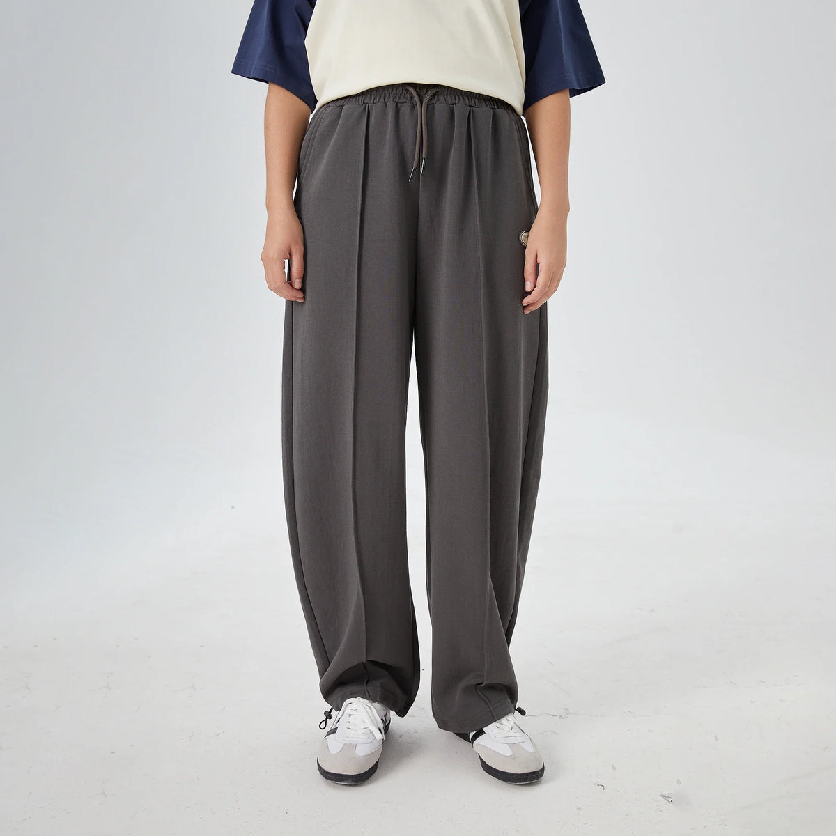 Dark Gray Badge Street Look Pants for Women Image