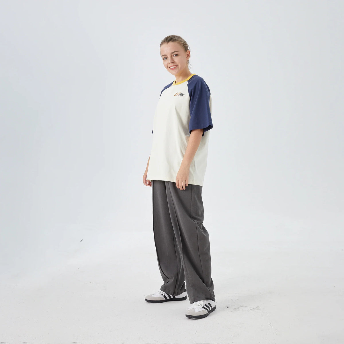 Badge Street Look Pants for Women Image