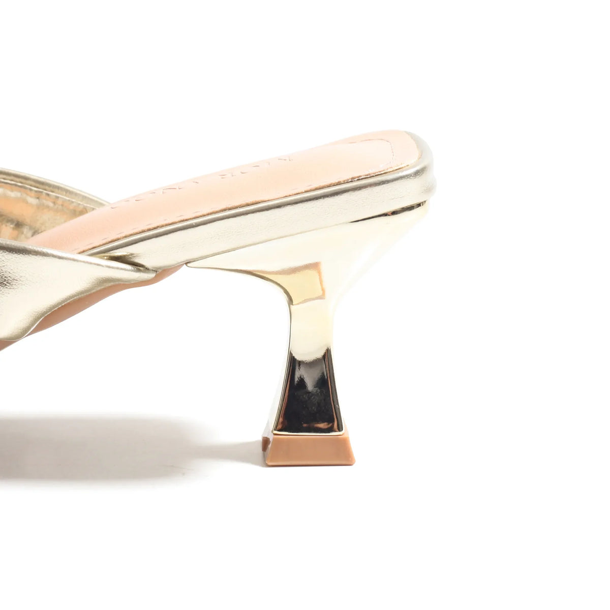 Elegant Slippers For Women Image