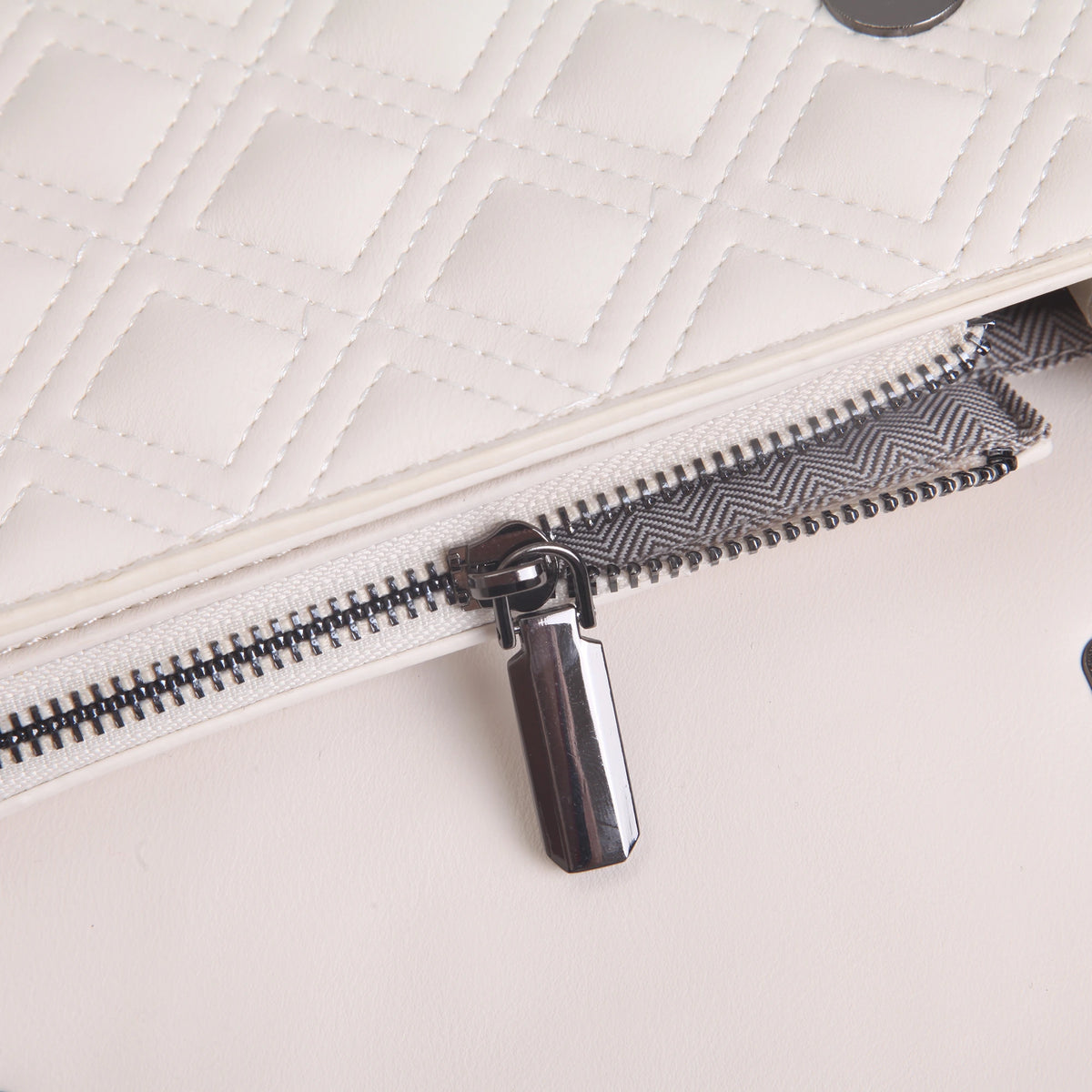 Elegant Shoulder Bag for Women Image