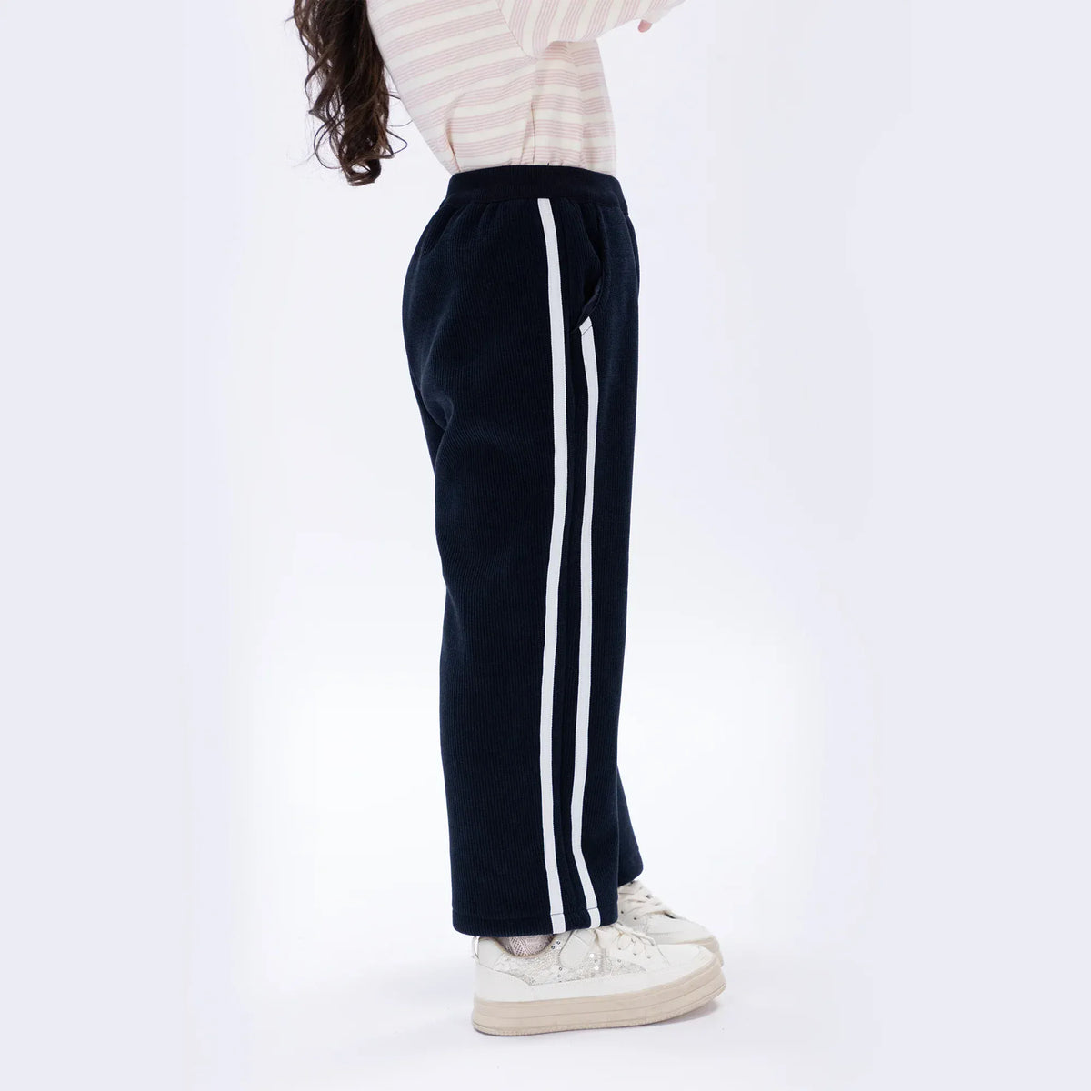 Casual Embroidery Pants for Girls Image