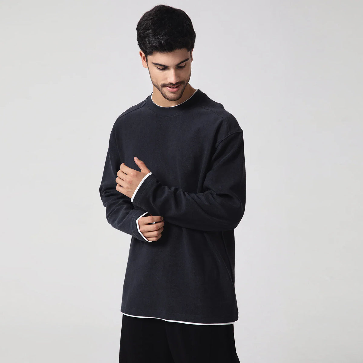 Casual Plain Sweatshirt for Men Image