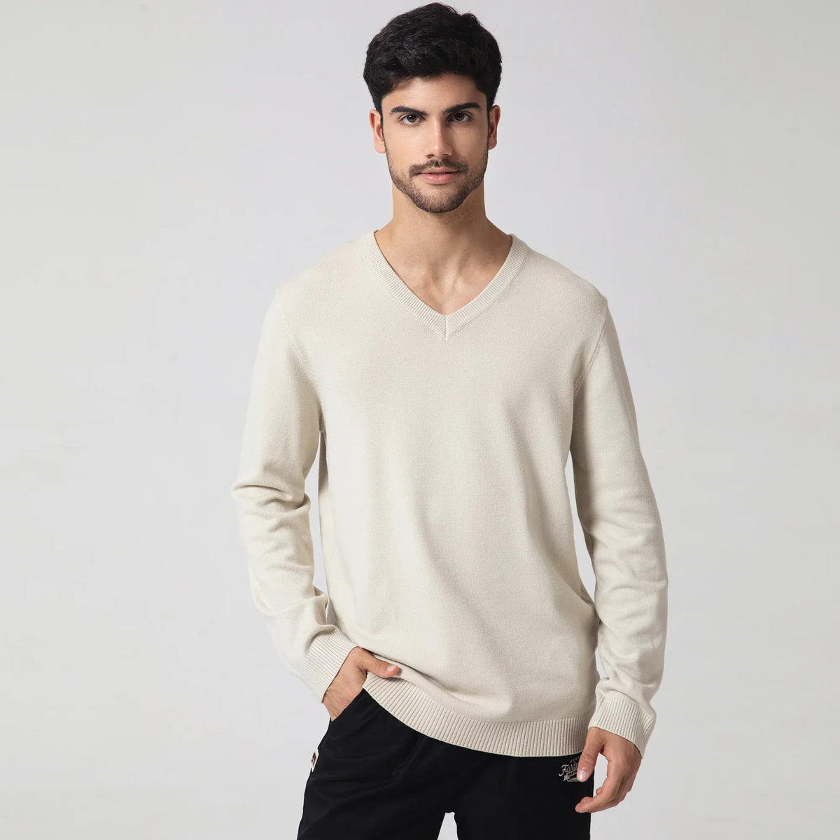 Casual Solid Sweater for Men Image