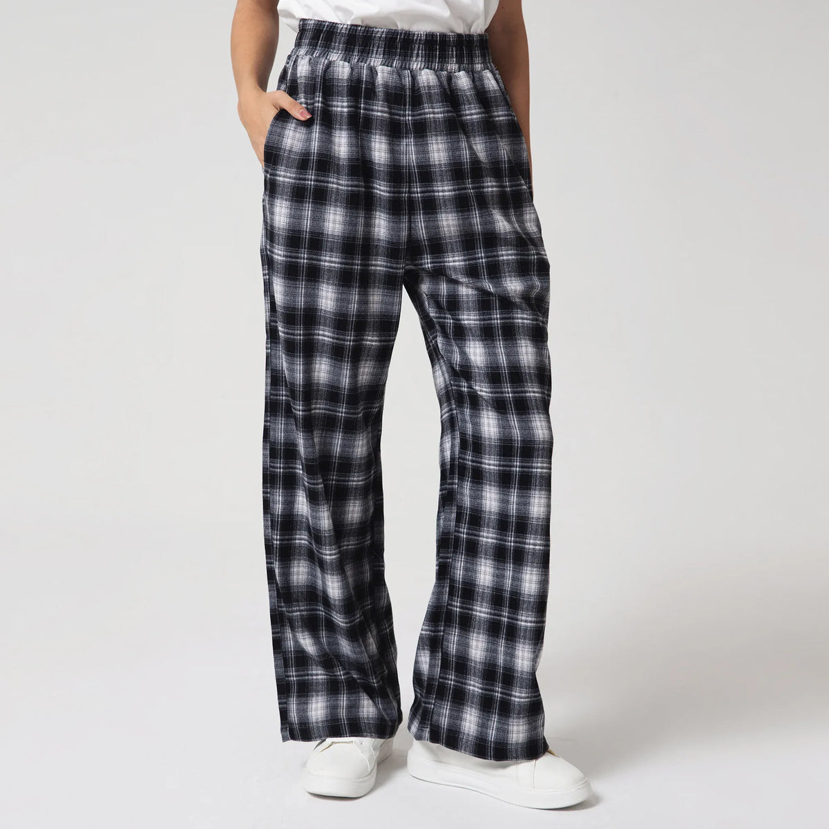 Black Casual Checked Pants for Women Image