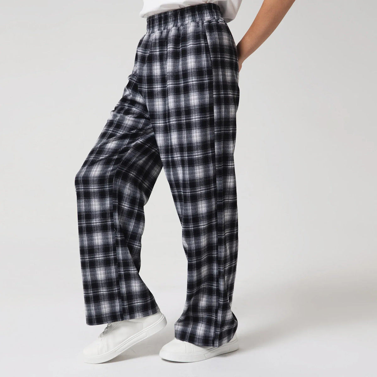 Casual Checked Pants for Women Image