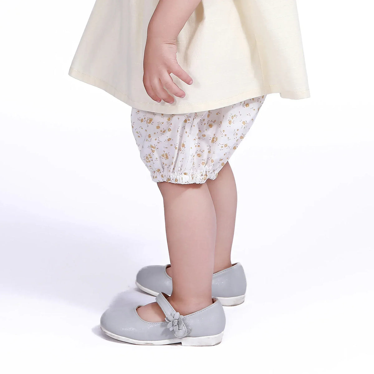 Floral Shorts for Baby girl Image