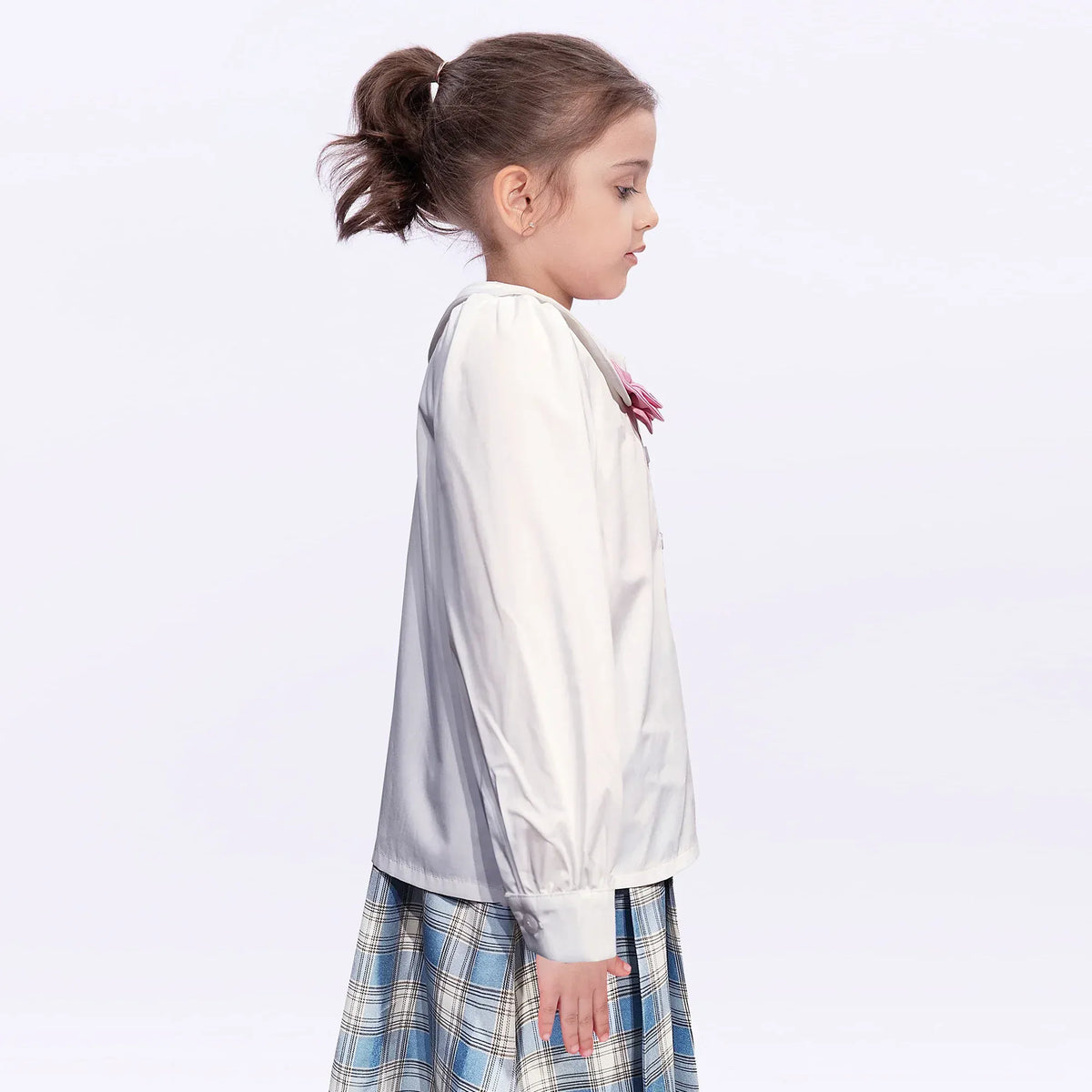 Embroidery Uniform Shirt for Girls Image