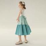 فستان بأكمام واسعة وألوان متداخلة للبنات