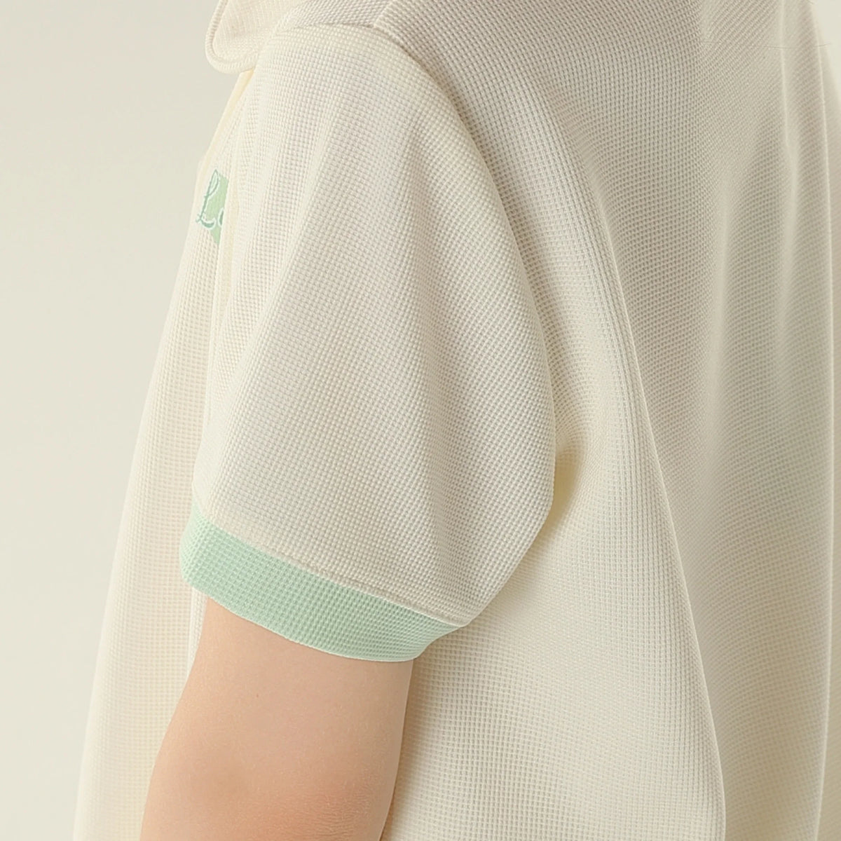 بولوشيرت مزين بطباعة للبنات