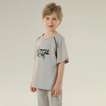 تيشيرت رياضي مطبوع بأكمام راجلان للأولاد