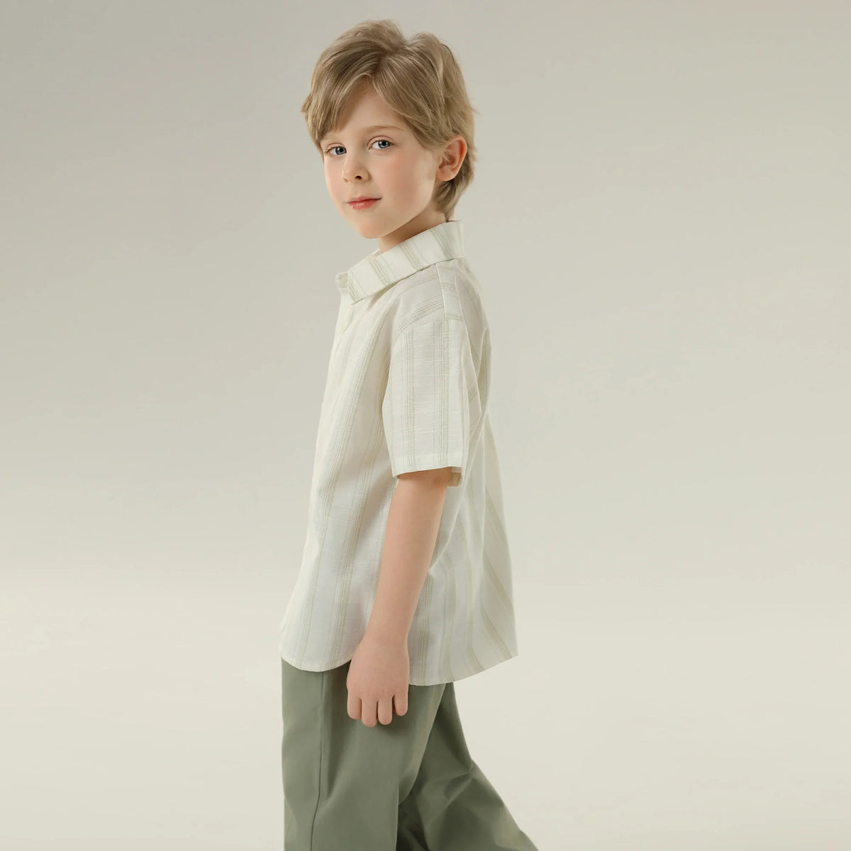 قميص مخطط بأكمام طويلة للأولاد