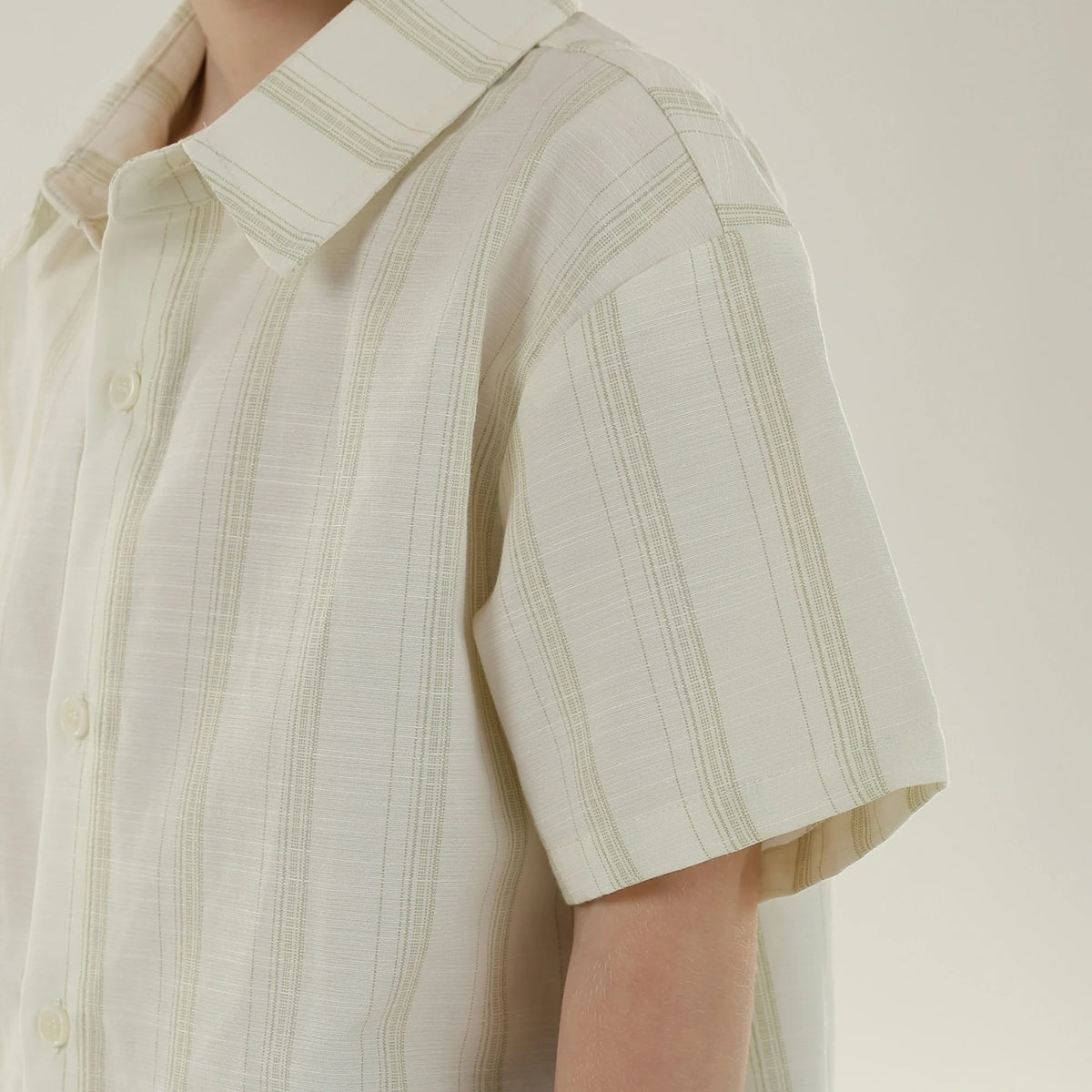 قميص مخطط بأكمام طويلة للأولاد