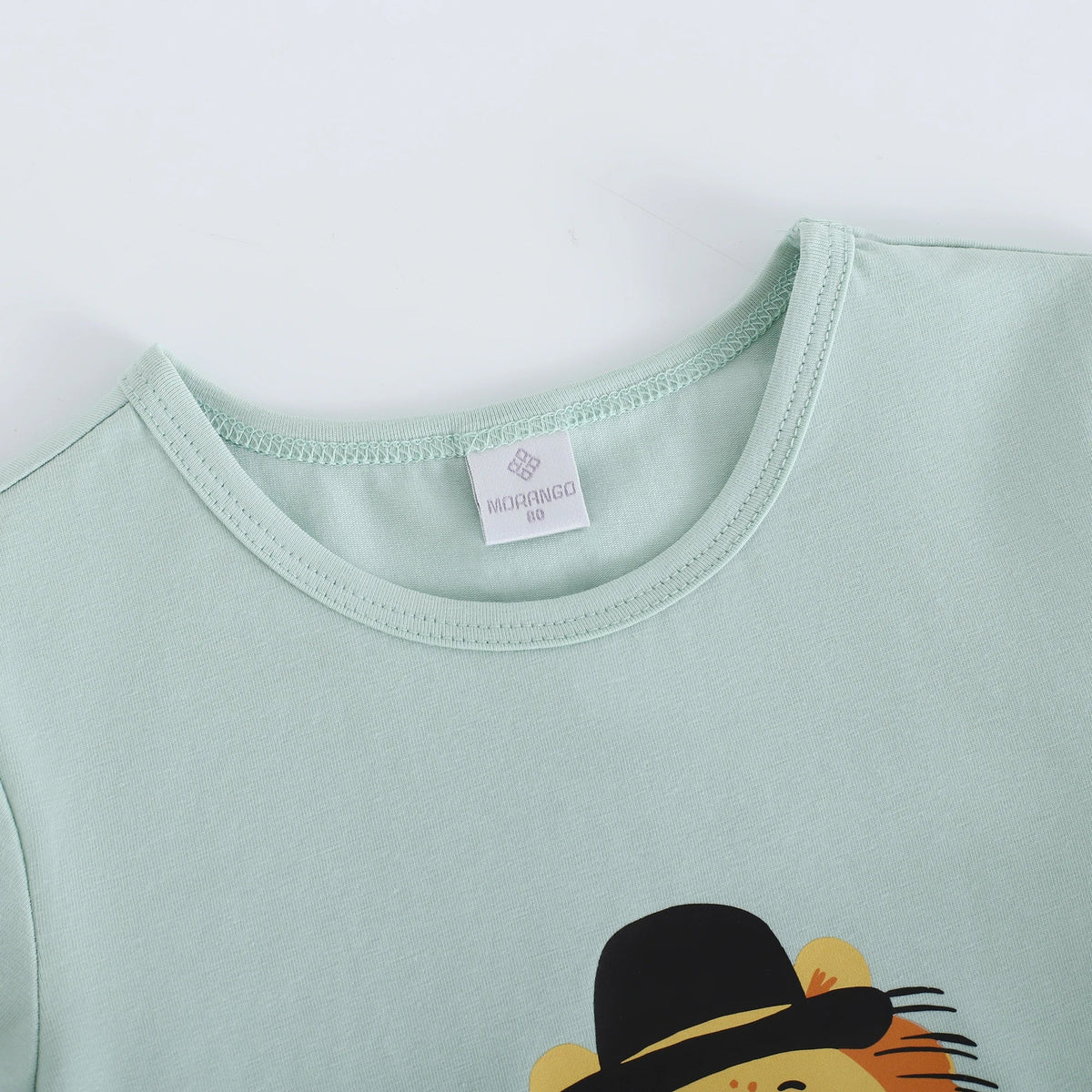 تيشيرت مزين بطباعة للأولاد المواليد