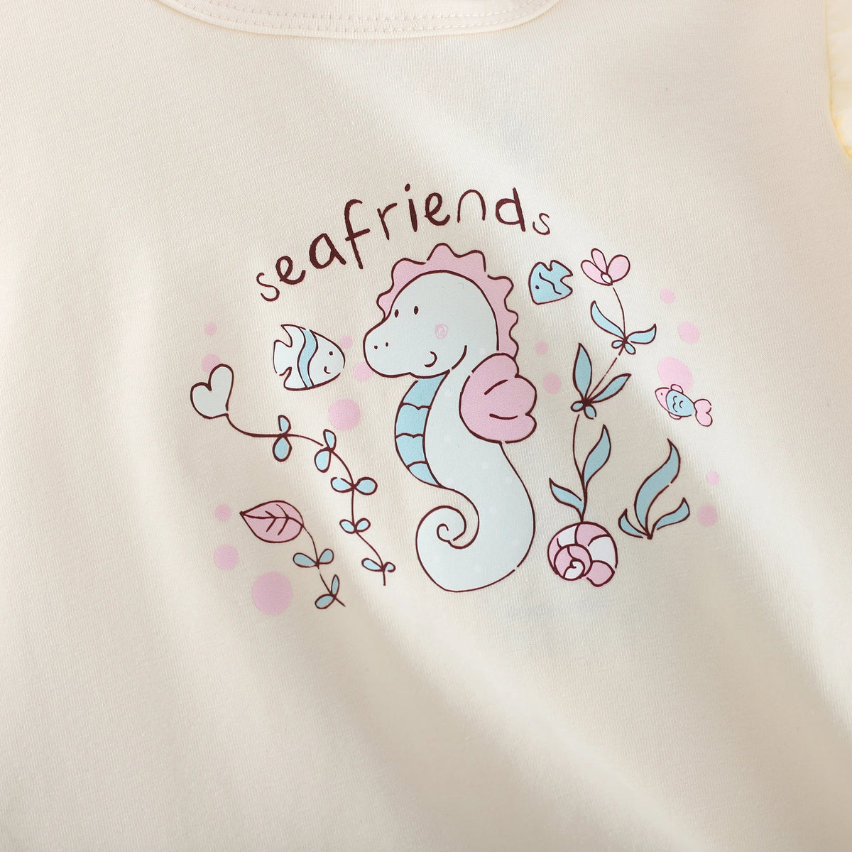 تيشيرت مطبوع بأكمام واسعة بتصميم عصري للبنات المواليد