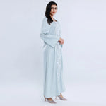 جلابية عصرية مزينة بنمط الزهور للنساء