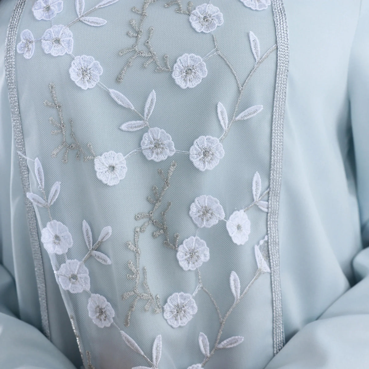 جلابية عصرية مزينة بنمط الزهور للنساء