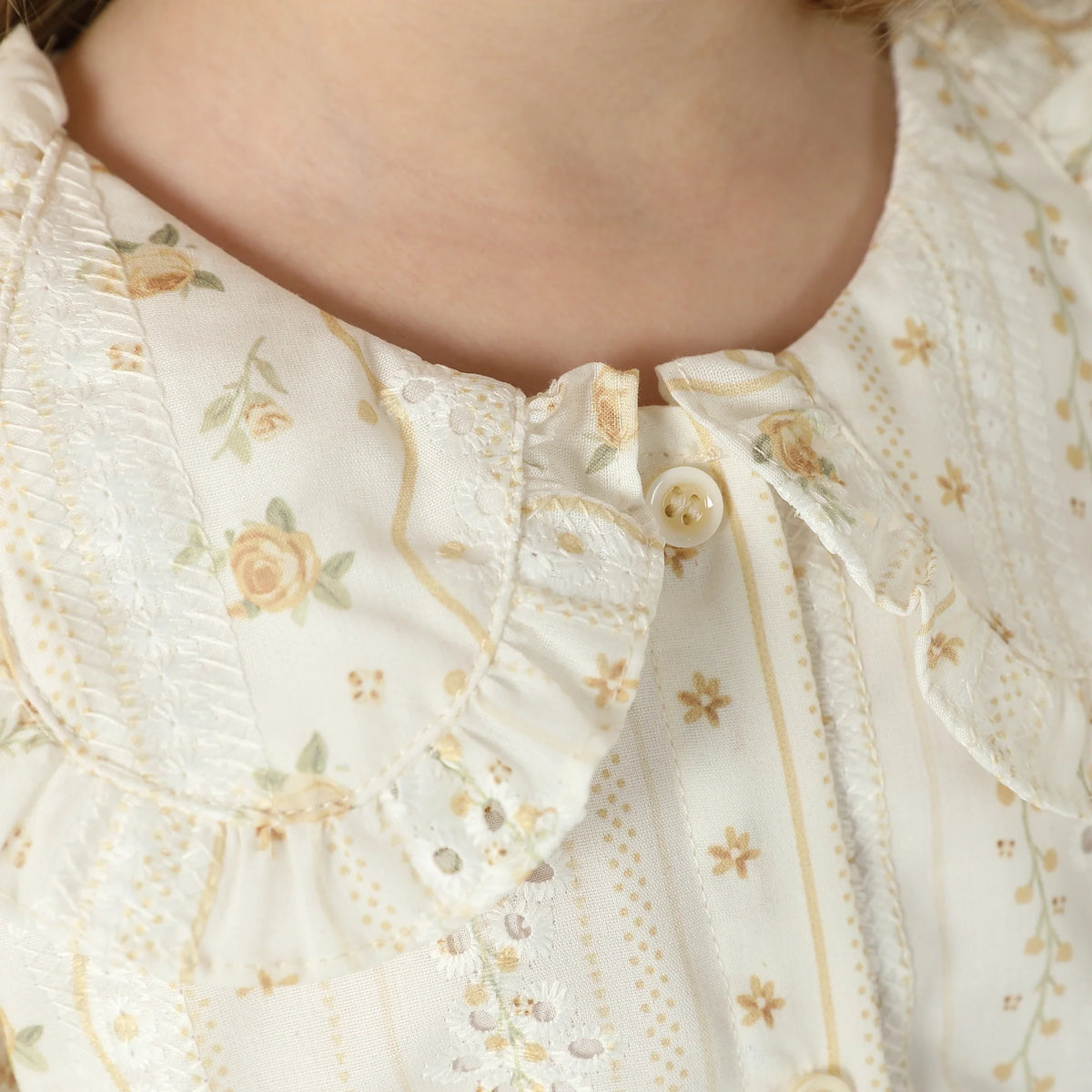 قميص مزين بنمط الزهور للبنات