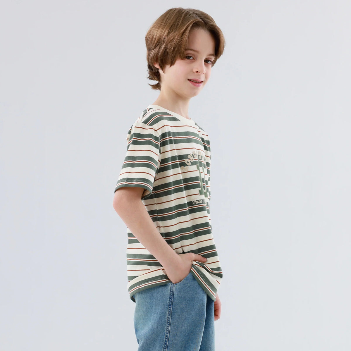 تيشيرت مخطط للأولاد