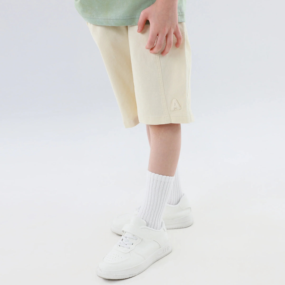 شورت مزين بطباعة للأولاد