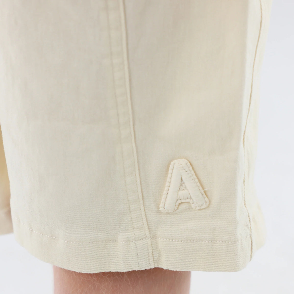 شورت مزين بطباعة للأولاد