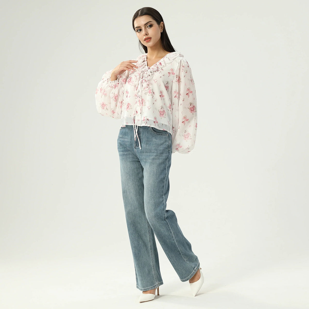 بلوزة بنمط الزهور للنساء