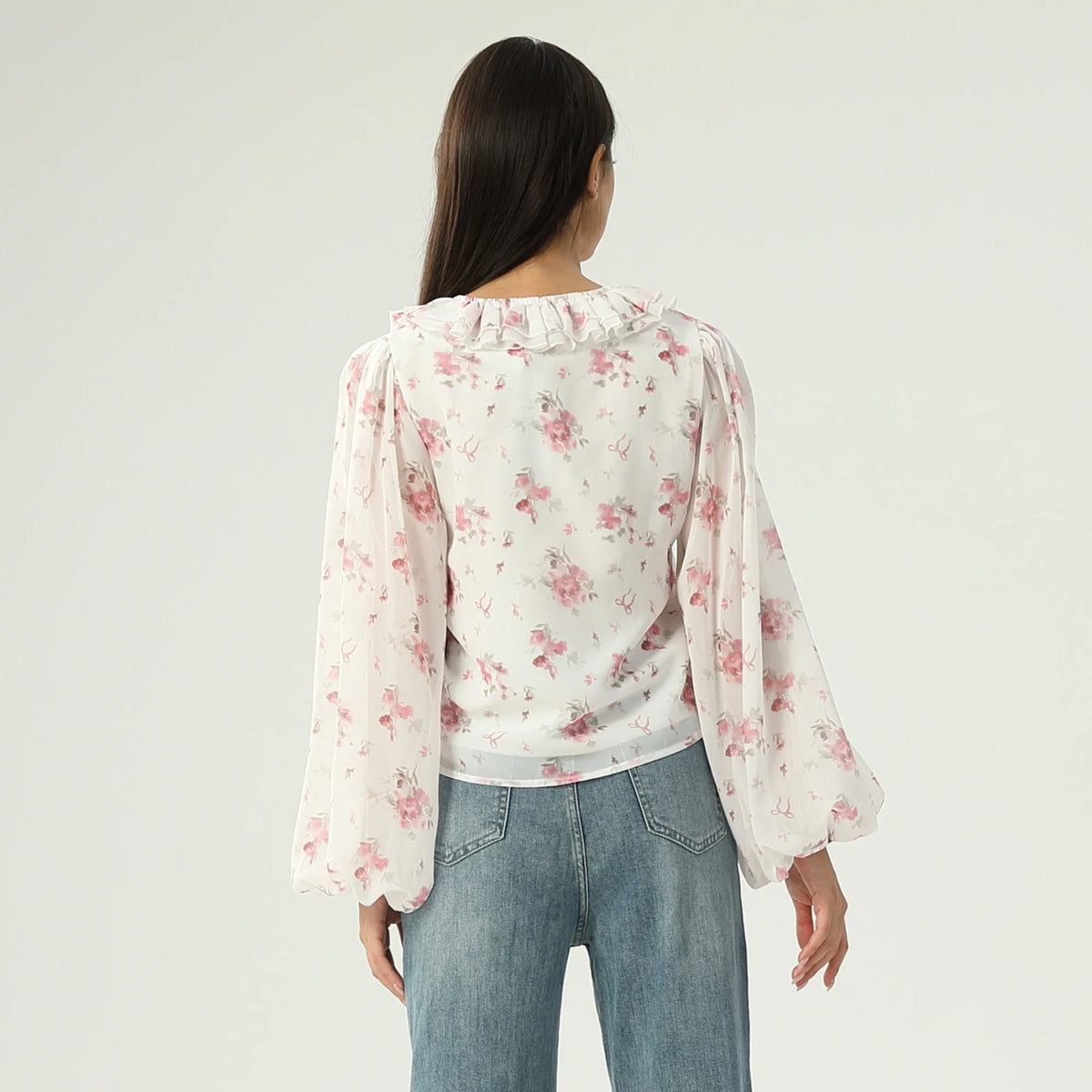 بلوزة بنمط الزهور للنساء