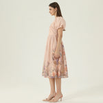 فستان بنمط الزهور للنساء