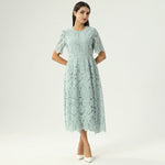 فستان مزين بالدانتيل للنساء