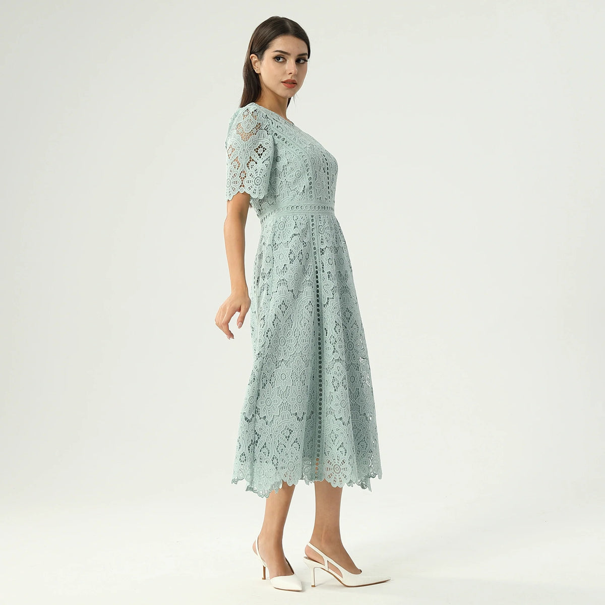 فستان مزين بالدانتيل للنساء