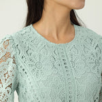 فستان مزين بالدانتيل للنساء