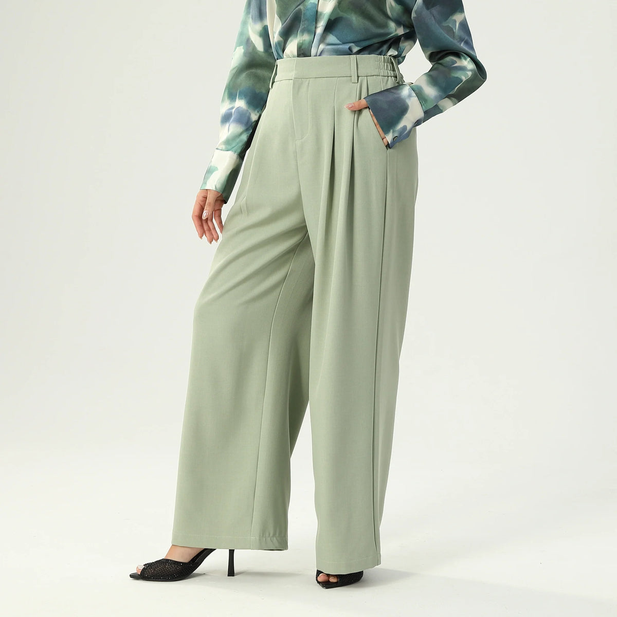 بنطال ساده للنساء