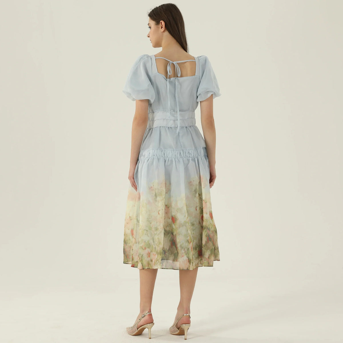 فستان عصري مزين بنمط الزهور للنساء