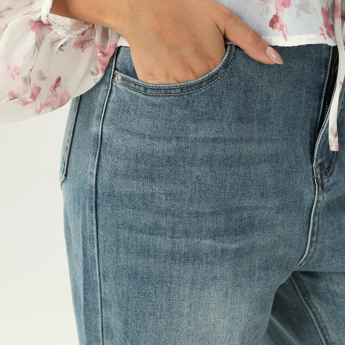 بنطال جينز كاجوال للنساء