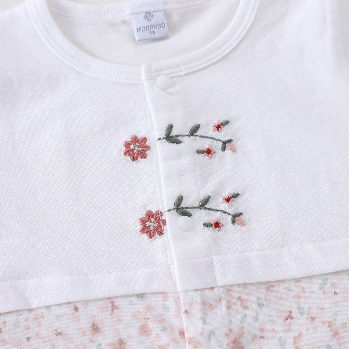 رومبير مزين بزهور للمواليد البنات