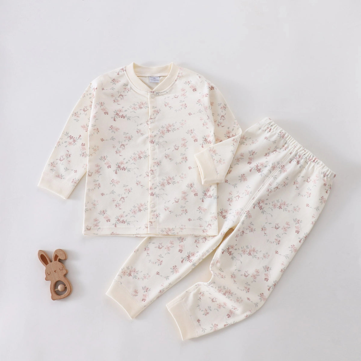 طقم بيجاما مزين بالزهور للبنات المواليد