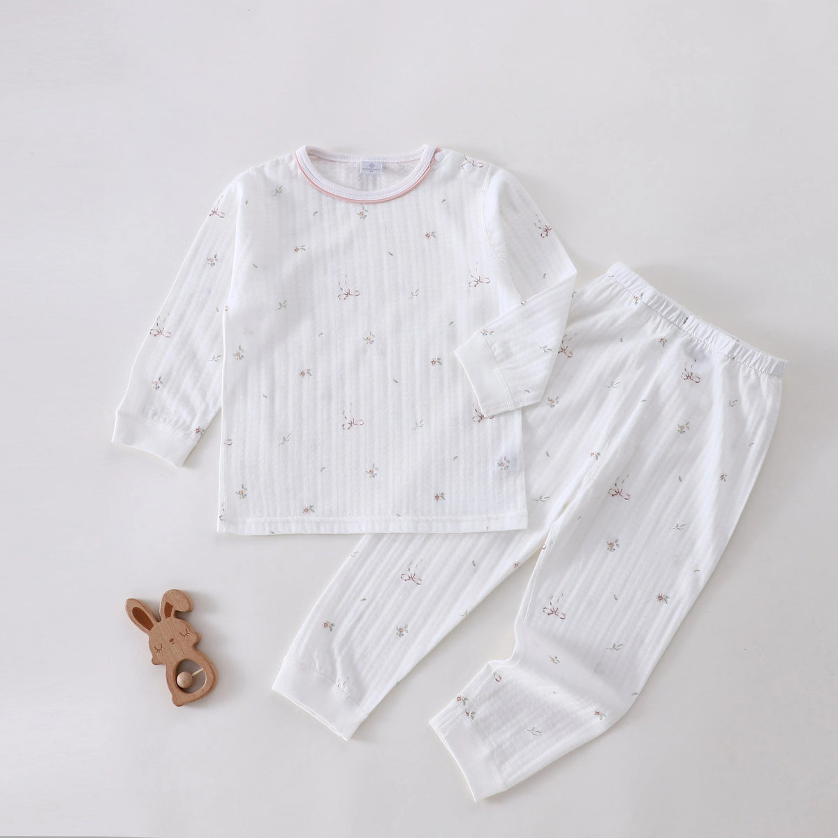 طقم بيجامة مزين بطباعة - قطعتين للمواليد البنات