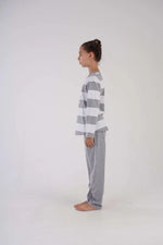 طقم بيجاما مزينة بنمط كرتوني للبنات