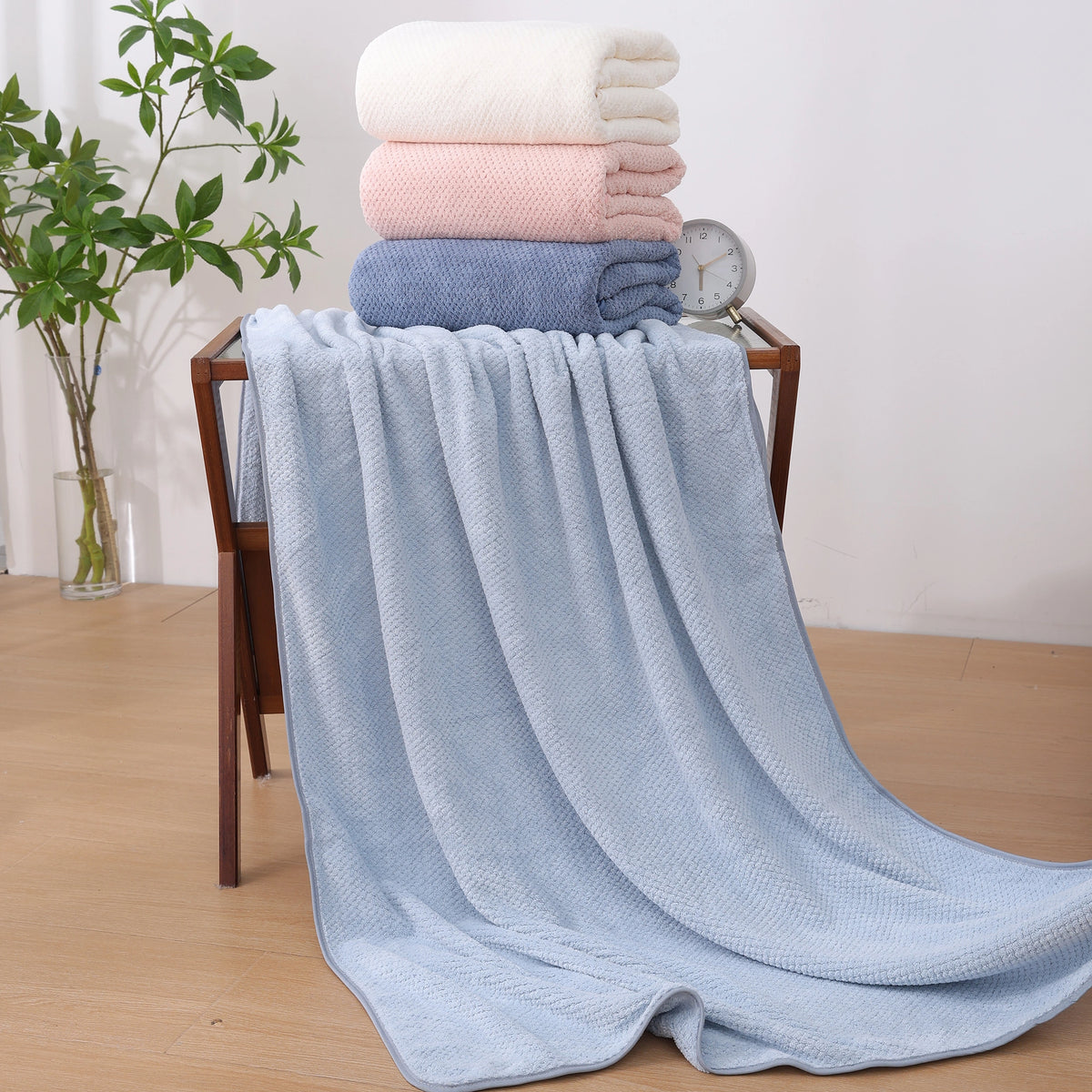 Bath Towel for Unisex Image