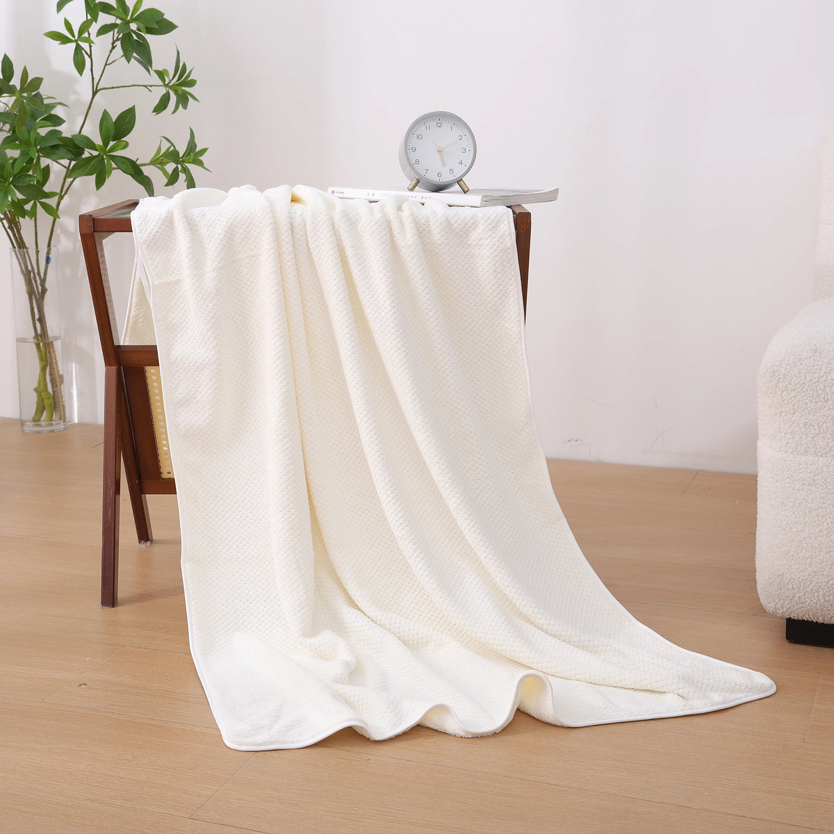 Bath Towel for Unisex Image